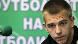 Пламен Илиев удължи договора си с Левски