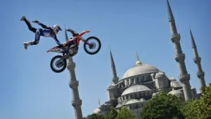Силни ветрове отмениха старта от Red Bull X Fighters в Истанбул