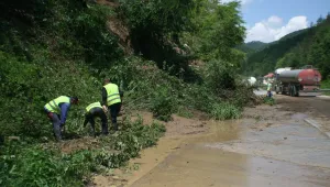 Обилни валежи предизвикаха нови свлачища в Златарица