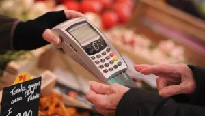 Все повече българи плащат данъците си с кредит