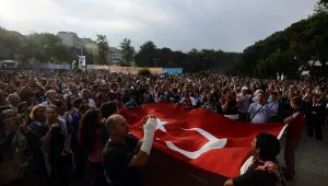 Докато Истанбул затихва, Анкара се бунтува
