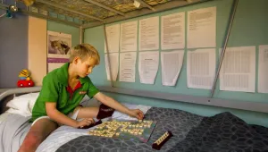 8-годишен стана шампион на Нова Зеландия по Скрабъл