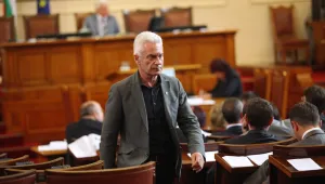 БСП на път да даде антикорупционната комисия на Сидеров