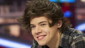 Неизвестен плати близо 5000 долара за тениска на Хари Стайлс от One Direction