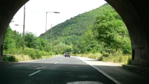 Общо 14 тунела по пътищата са за основен ремонт