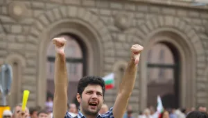 Мутафчиев предлага зала на протестиращите, за да работят по изборния кодекс