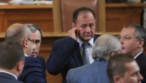 БСП започна да обмисля оставката на кабинета