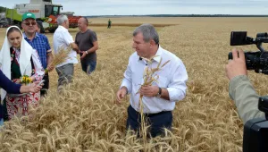 Греков се закани: Прекъсваме веригата от прекупвачи