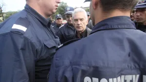 Трябва ли прокуратурата да поиска сваляне на депутатския имунитет на Волен Сидеров?