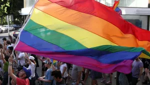 В Колумбия разрешиха на гей двойки да осиновяват деца