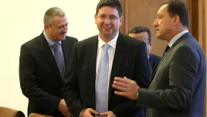 Министри оставиха бъдещето си в ръцете на политиците