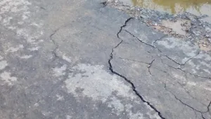 Свлачище затвори пътя между Горни Воден и Асеновград 