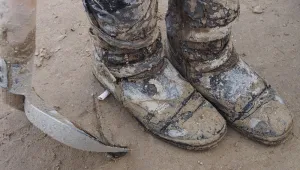 Бежанци помагат във възстановяването на „Аспарухово”