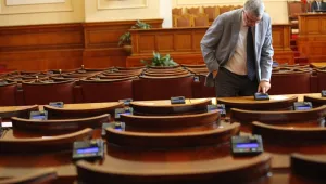 Депутатските заплати наближават 3000 лева