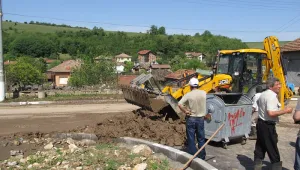 Цяла нощ страх в село Бъзовец след порой