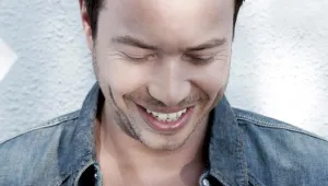 Пропуск за SANDER VAN DOORN печели…