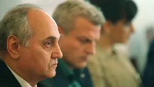 Как Здравната каса купува нови автомобили с бюджет „на червено”?