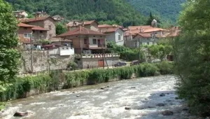 Свлачище заплашва Бачково
