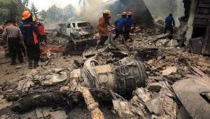 Телата на 90 загинали са намерени на мястото на самолетната катастрофа в Индонезия