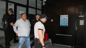 Оставиха в ареста Марто Дебелия и полицаите, които са го покровителствали