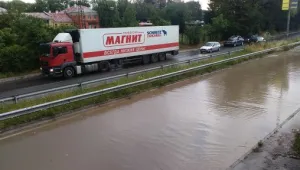 Поройни дъждове наводниха част от Перник и Пловдив