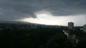 Поройни дъждове на много места в страната (ОБЗОР)
