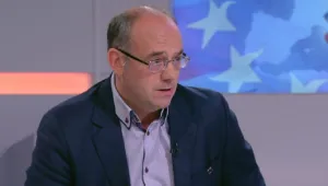 Доц. Атанас Семов: Първите, които ще бъдат погнати в Обединеното кралство, са българи и румънци