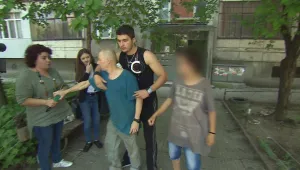 Три деца и баща оцеляват с пенсията на болна баба