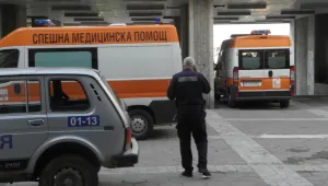 Психичноболен мъж нападна с нож роднините си