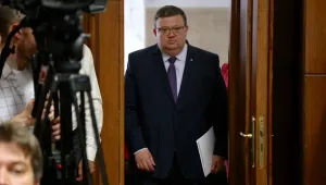 Главният прокурор поиска имунитета на още двама депутати