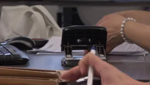 Налагат глоби до 1500 лв. на чиновници, ако работят бавно