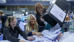 Сгреши ли Тереза Мей? Консерваторите са първа сила, но губят мнозинството си 