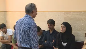 Преводачи от чужбина помагат заради съдебните дела на бежанци