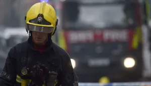 Пожар избухна в жилищна сграда в Източен Лондон (ВИДЕО)