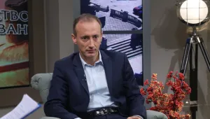 МОН ще мисли за по-леки учебници… ако има пари