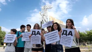Поддръжниците на паметника пред НДК излизат на нов протест