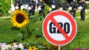 Активисти протестираха преди срещата на Г-20 с искане за политика за законна миграция