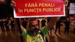 Хиляди на протест срещу спорни промени в румънския НПК