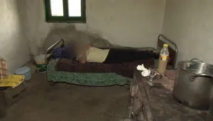 Болната жена, изоставена пред кметството, ще бъде настанена в социално заведение