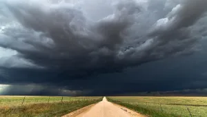 Предупреждение за опасно време тази вечер и утре