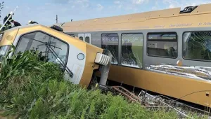 Трима тежко ранени при дерайлиране на пътнически влак в Австрия