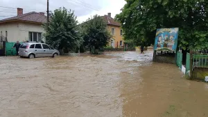 Мъж загина от токов удар в една от наводнените къщи в Роман