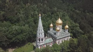 Руши се храм-паметникът 