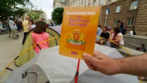 Манолова подкрепи хората с каравани и кемпери срещу спорния закон за Черноморието 