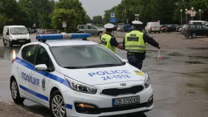 Мъж опита да избегне дрегер, подхвърляйки голяма сума в патрулката