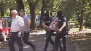 Оставиха в ареста столичния полицай, задържан в момент на наркосделка