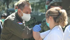 Сръбският министър на отбраната е заразен с коронавирус
