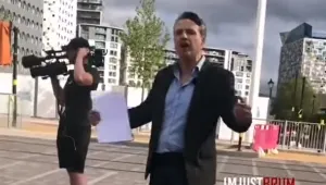 „Ще те очистя! Разбра ли ме?“: Журналист заплашва цивилен, прекъснал работата му (ВИДЕО)