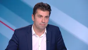 КС допусна за разглеждане казуса с гражданството на Петков