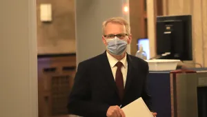Денков: В училището няма място за партийна пропаганда